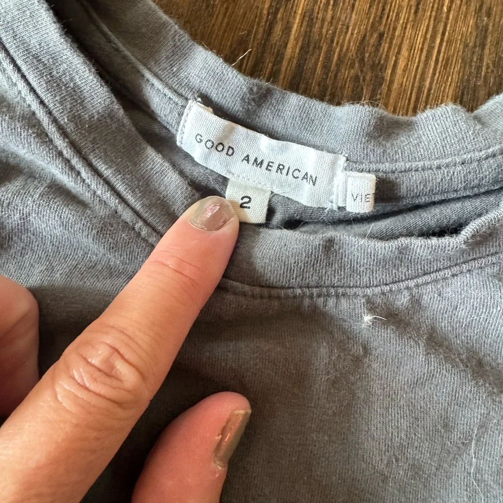 Good American Charcoal Short Sleeve Tee - Picture 4 of 4